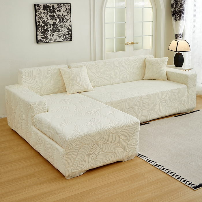 91家纺网 家纺一手货源 找家纺 丝绮鹿 2025新款雕花绒大叶子沙发套松紧款（贵妃图新） 米白