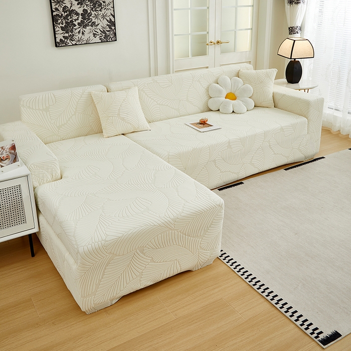 91家纺网 家纺一手货源 找家纺 丝绮鹿 2025新款雕花绒大叶子沙发套松紧款（贵妃图新） 米白