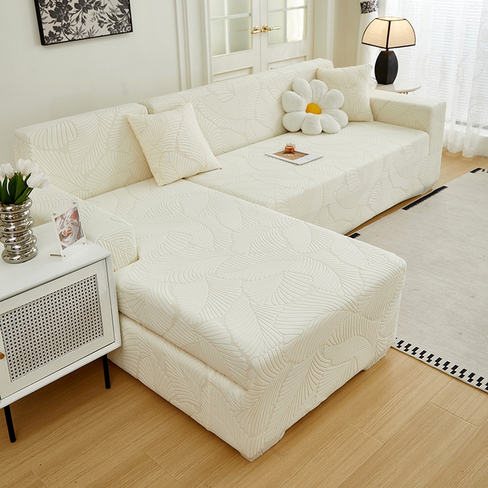 91家纺网 家纺一手货源 找家纺 丝绮鹿 2025新款雕花绒大叶子沙发套松紧款（贵妃图新） 米白