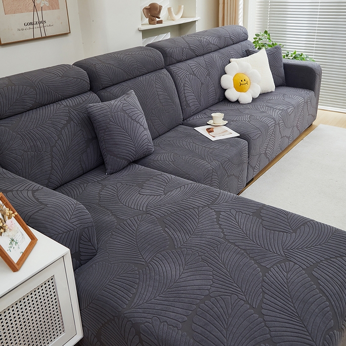 91家纺网 家纺一手货源 找家纺 丝绮鹿 2025新款雕花绒大叶子沙发套松紧款（贵妃图） 深灰