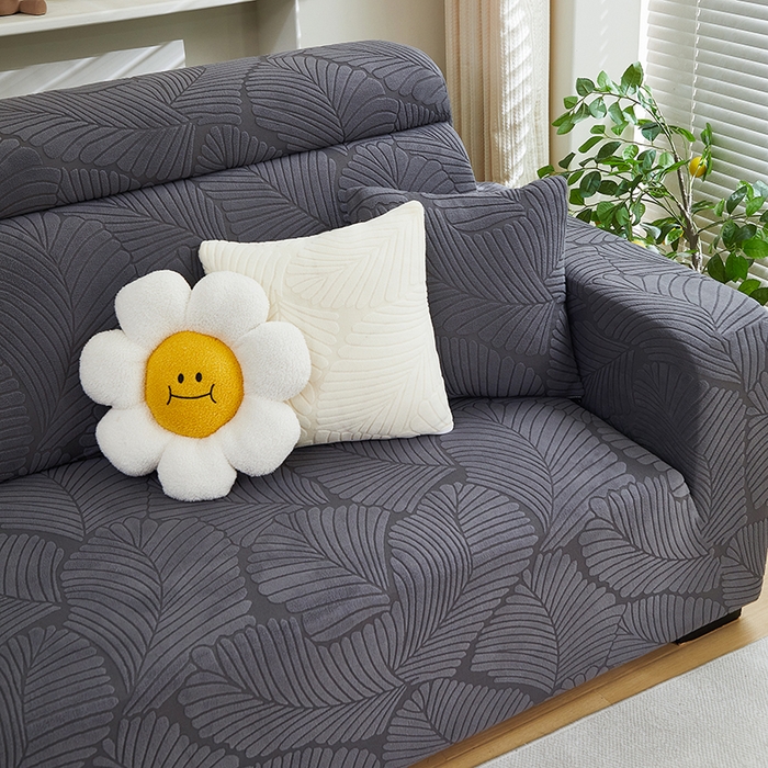 91家纺网 家纺一手货源 找家纺 丝绮鹿 2025新款雕花绒大叶子沙发套松紧款（贵妃图） 深灰