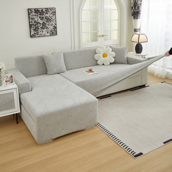 91家纺网 家纺一手货源 找家纺 丝绮鹿 2025新款雕花绒大叶子沙发套松紧款（贵妃图新） 浅灰