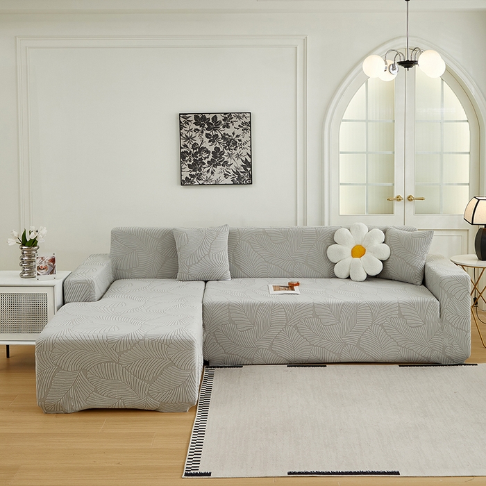 91家纺网 家纺一手货源 找家纺 丝绮鹿 2025新款雕花绒大叶子沙发套松紧款（贵妃图新） 浅灰
