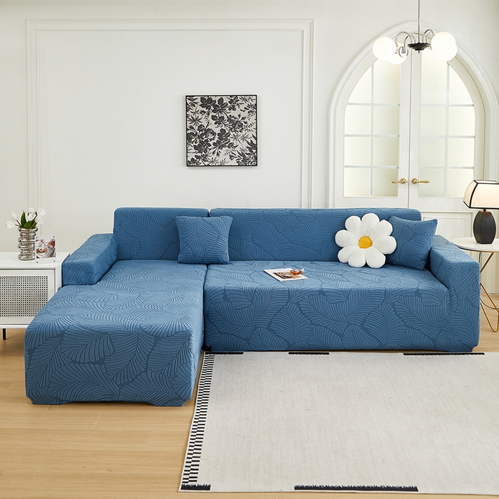 91家纺网 家纺一手货源 找家纺 丝绮鹿 2025新款雕花绒大叶子沙发套松紧款（贵妃图新） 水蓝