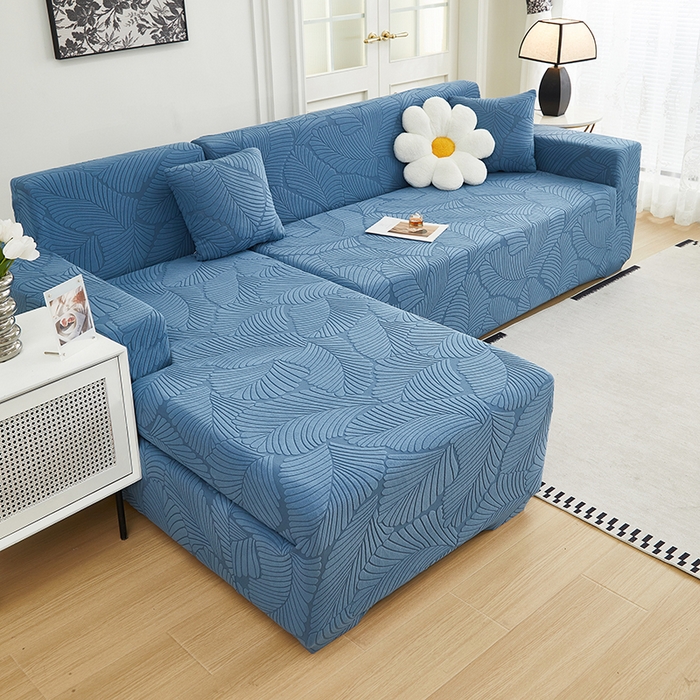 91家纺网 家纺一手货源 找家纺 丝绮鹿 2025新款雕花绒大叶子沙发套松紧款（贵妃图新） 水蓝