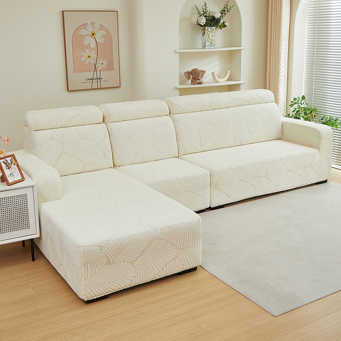 91家纺网 家纺一手货源 找家纺 丝绮鹿 2025新款雕花绒大叶子沙发套松紧款（贵妃图） 米白