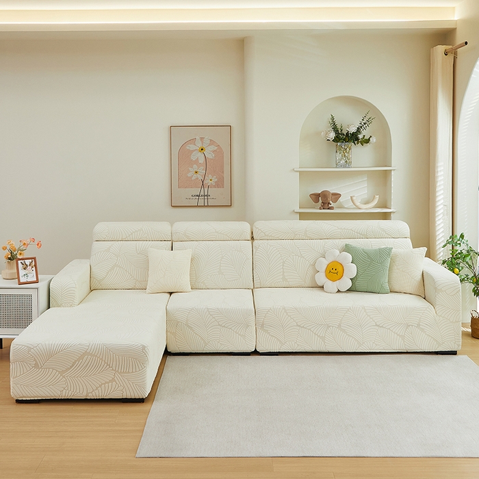 91家纺网 家纺一手货源 找家纺 丝绮鹿 2025新款雕花绒大叶子沙发套松紧款（贵妃图） 米白