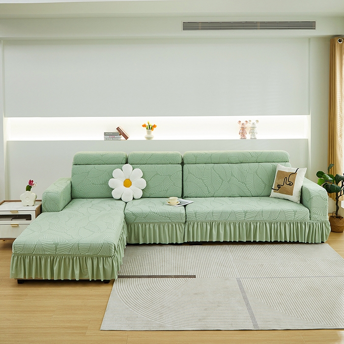 91家纺网 家纺一手货源 找家纺 丝绮鹿 2025新款雕花绒大叶子沙发套裙边款（贵妃图） 大叶子薄荷绿