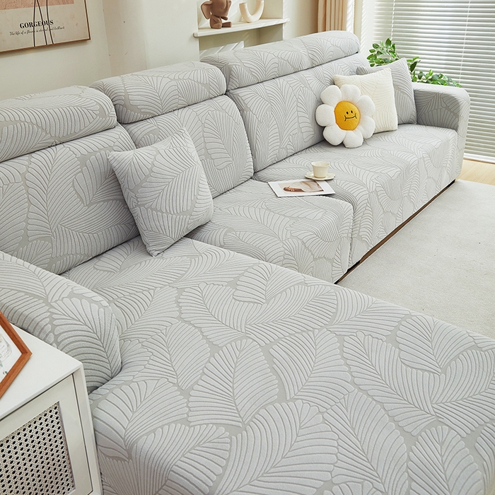 91家纺网 家纺一手货源 找家纺 丝绮鹿 2025新款雕花绒大叶子沙发套松紧款（贵妃图） 浅灰