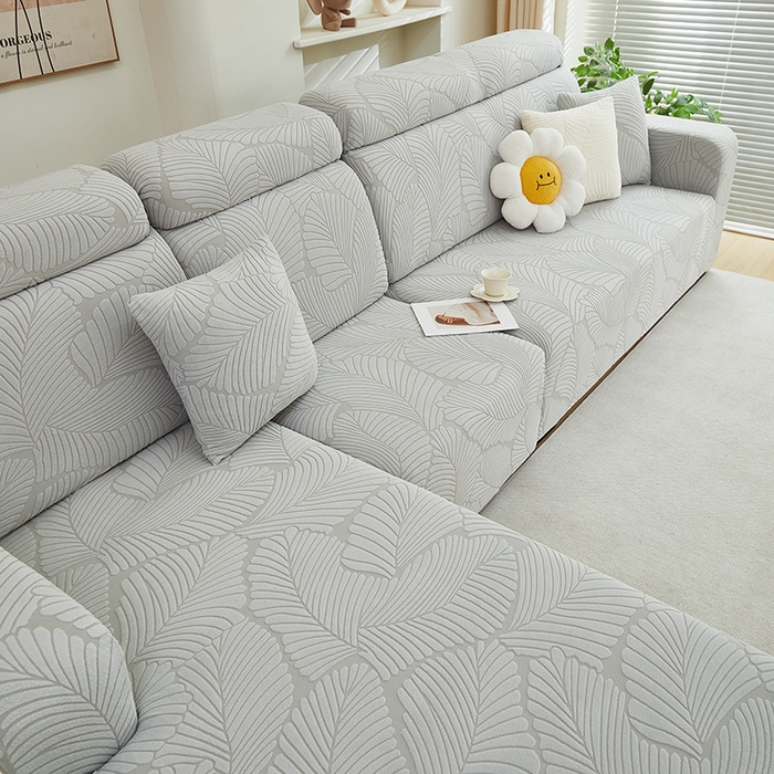 91家纺网 家纺一手货源 找家纺 丝绮鹿 2025新款雕花绒大叶子沙发套松紧款（贵妃图） 浅灰