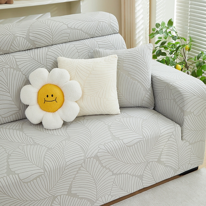 91家纺网 家纺一手货源 找家纺 丝绮鹿 2025新款雕花绒大叶子沙发套松紧款（贵妃图） 浅灰