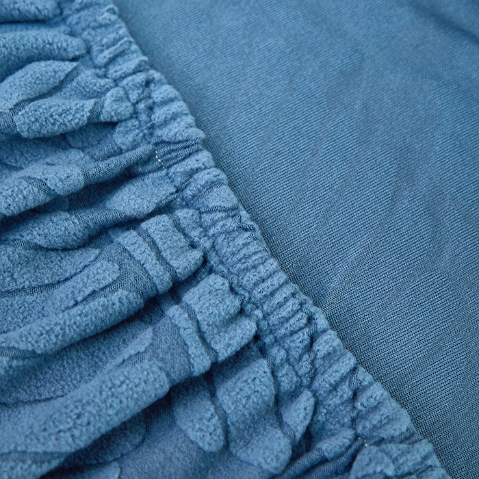 91家纺网 家纺一手货源 找家纺 丝绮鹿 2025新款雕花绒大叶子沙发套松紧款（贵妃图） 水蓝