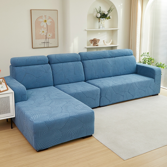 91家纺网 家纺一手货源 找家纺 丝绮鹿 2025新款雕花绒大叶子沙发套松紧款（贵妃图） 水蓝