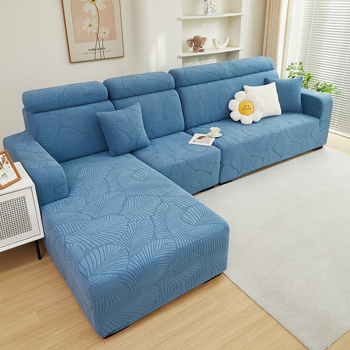 91家纺网 家纺一手货源 找家纺 丝绮鹿 2025新款雕花绒大叶子沙发套松紧款（贵妃图） 水蓝