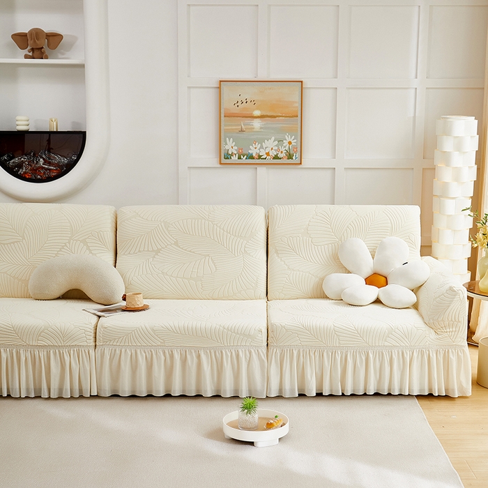 91家纺网 家纺一手货源 找家纺 丝绮鹿 2025新款雕花绒大叶子沙发套裙边款（直排） 米白