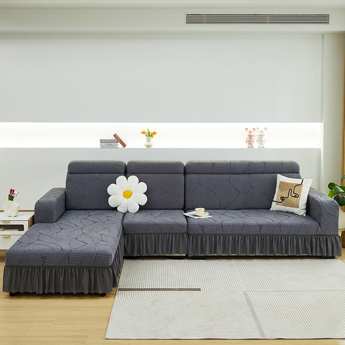 91家纺网 家纺一手货源 找家纺 丝绮鹿 2025新款雕花绒大叶子沙发套裙边款（贵妃图） 大叶子深灰