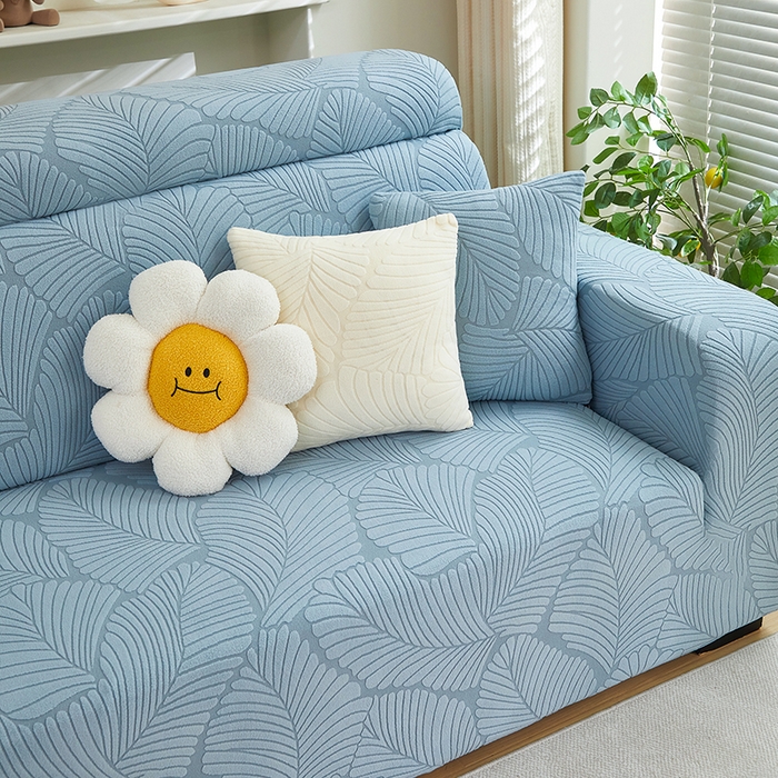 91家纺网 家纺一手货源 找家纺 丝绮鹿 2025新款雕花绒大叶子沙发套松紧款（贵妃图） 雾霾蓝