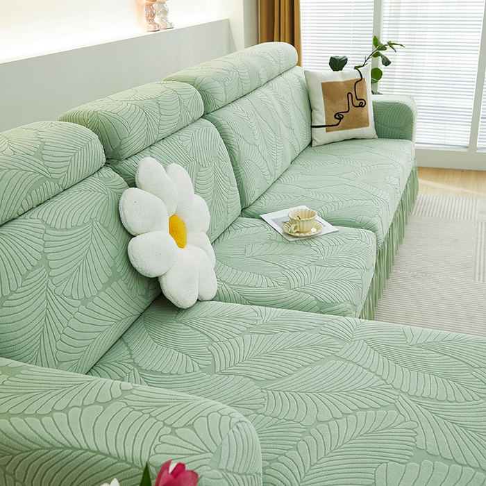 91家纺网 家纺一手货源 找家纺 丝绮鹿 2025新款雕花绒大叶子沙发套裙边款（贵妃图） 大叶子薄荷绿