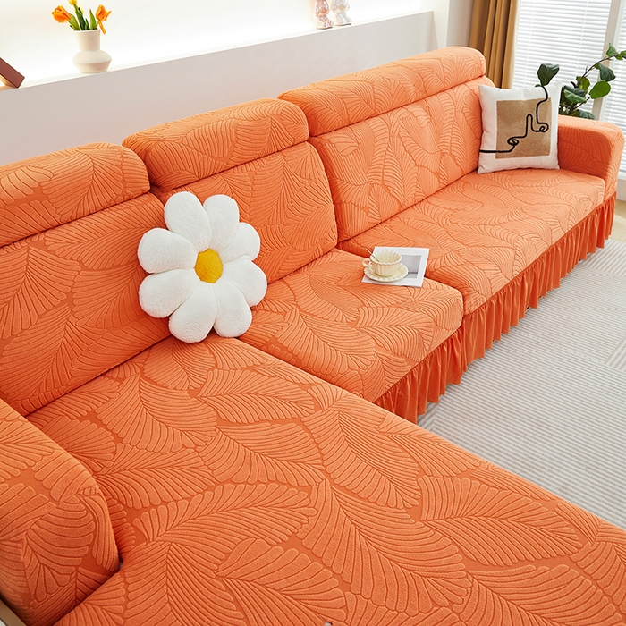 91家纺网 家纺一手货源 找家纺 丝绮鹿 2025新款雕花绒大叶子沙发套裙边款（贵妃图） 大叶子橙色