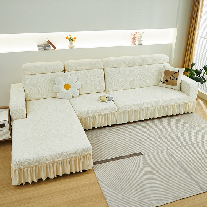 91家纺网 家纺一手货源 找家纺 丝绮鹿 2025新款雕花绒大叶子沙发套裙边款（贵妃图） 大叶子米白