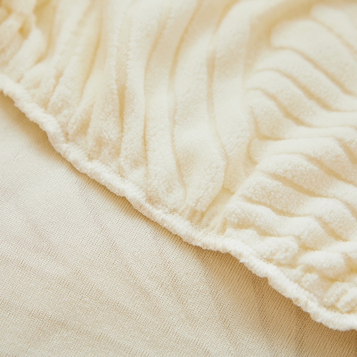 91家纺网 家纺一手货源 找家纺 丝绮鹿 2025新款雕花绒大叶子高扶手椅子套 米白