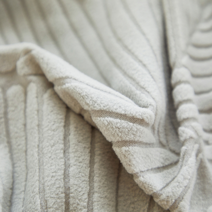 91家纺网 家纺一手货源 找家纺 丝绮鹿 2025新款雕花绒大叶子高扶手椅子套 浅灰