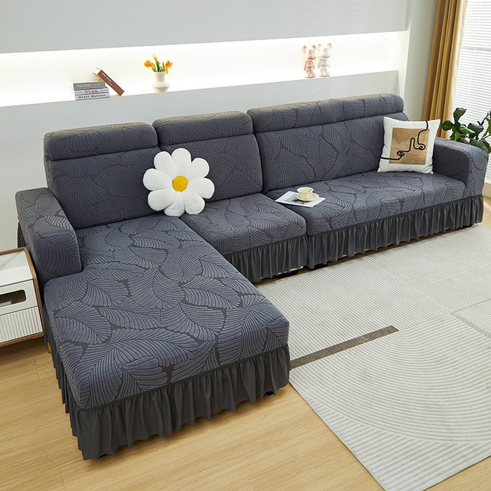 91家纺网 家纺一手货源 找家纺 丝绮鹿 2025新款雕花绒大叶子沙发套裙边款（贵妃图） 大叶子深灰