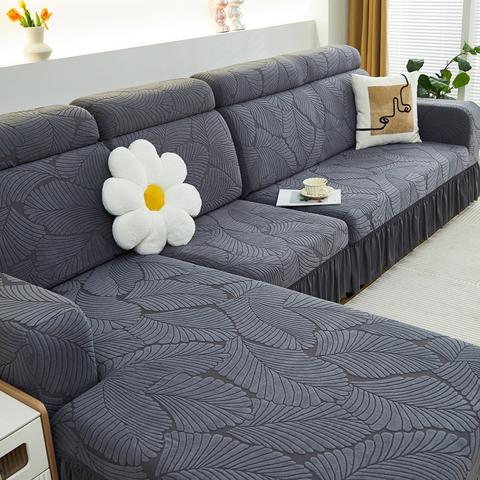 91家纺网 家纺一手货源 找家纺 丝绮鹿 2025新款雕花绒大叶子沙发套裙边款（贵妃图） 大叶子深灰