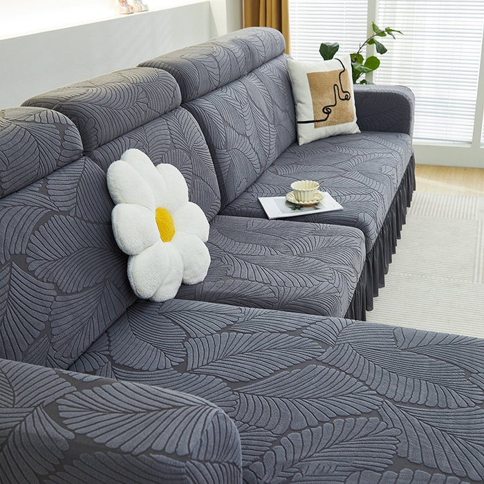 91家纺网 家纺一手货源 找家纺 丝绮鹿 2025新款雕花绒大叶子沙发套裙边款（贵妃图） 大叶子深灰