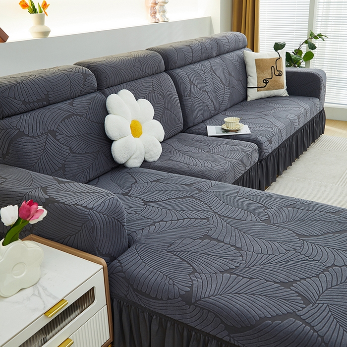 91家纺网 家纺一手货源 找家纺 丝绮鹿 2025新款雕花绒大叶子沙发套裙边款（贵妃图） 大叶子深灰
