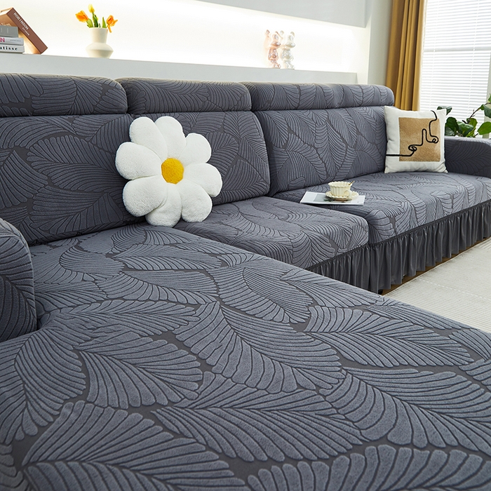 91家纺网 家纺一手货源 找家纺 丝绮鹿 2025新款雕花绒大叶子沙发套裙边款（贵妃图） 大叶子深灰