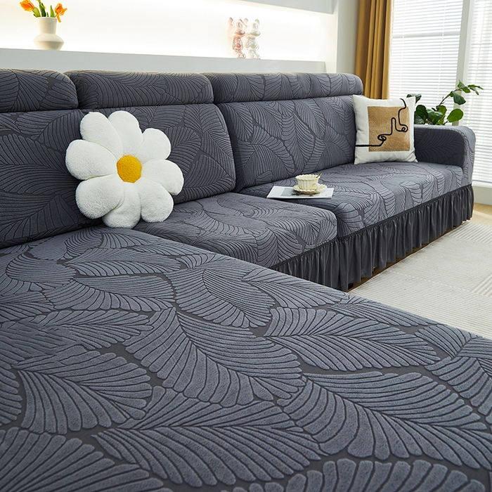 91家纺网 家纺一手货源 找家纺 丝绮鹿 2025新款雕花绒大叶子沙发套裙边款（贵妃图） 大叶子深灰