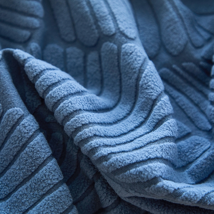 91家纺网 家纺一手货源 找家纺 丝绮鹿 2025新款雕花绒大叶子高扶手椅子套 水蓝