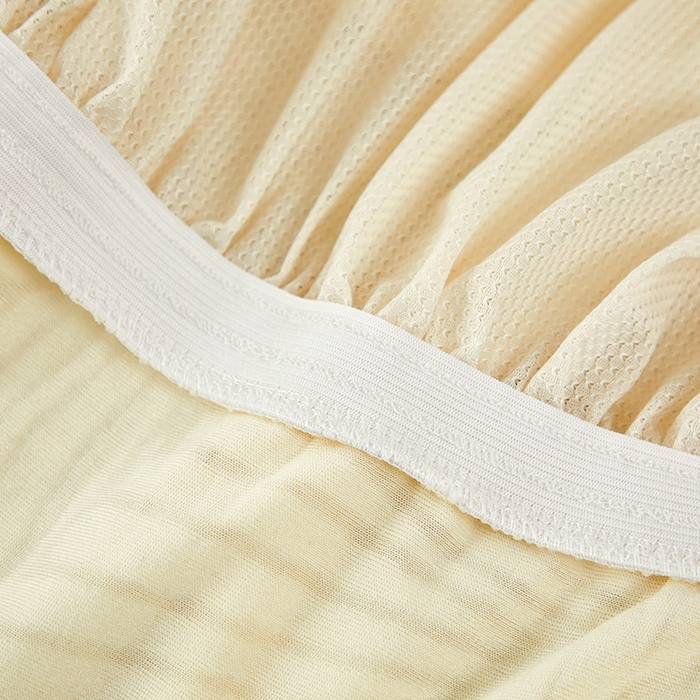 91家纺网 家纺一手货源 找家纺 丝绮鹿 2025新款雕花绒大叶子沙发床裙边款 米白