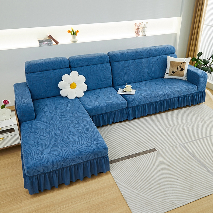91家纺网 家纺一手货源 找家纺 丝绮鹿 2025新款雕花绒大叶子沙发套裙边款（贵妃图） 大叶子水蓝