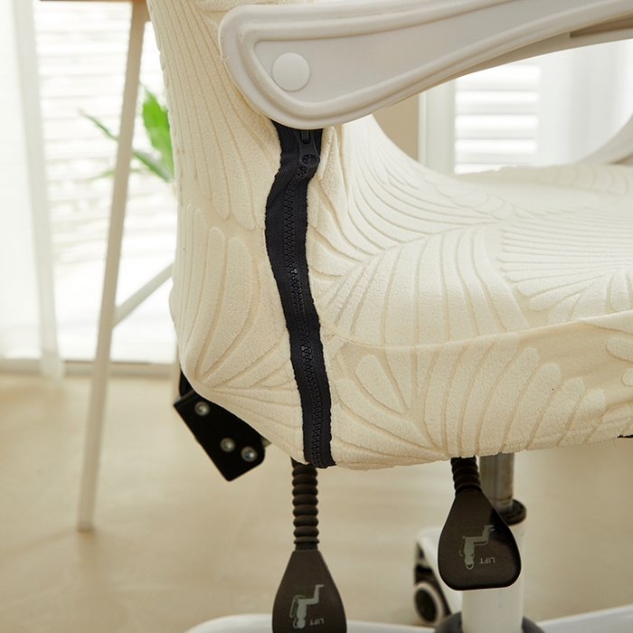 91家纺网 家纺一手货源 找家纺 丝绮鹿 2025新款雕花绒大叶子办公椅子套拉链款 米白