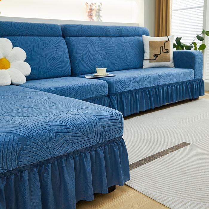 91家纺网 家纺一手货源 找家纺 丝绮鹿 2025新款雕花绒大叶子沙发套裙边款（贵妃图） 大叶子水蓝