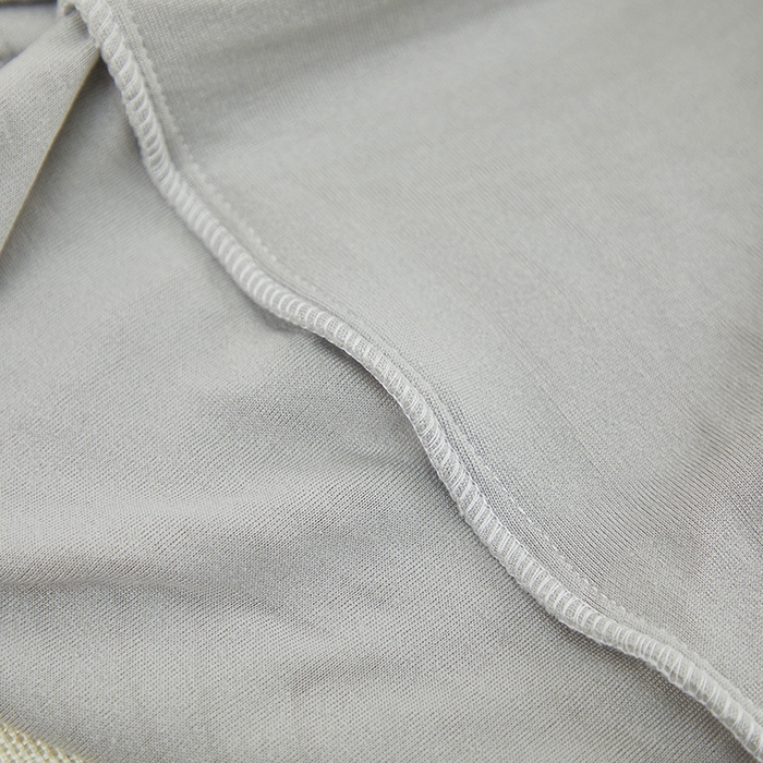 91家纺网 家纺一手货源 找家纺 丝绮鹿 2025新款雕花绒大叶子方块沙发套 浅灰