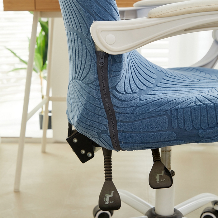 91家纺网 家纺一手货源 找家纺 丝绮鹿 2025新款雕花绒大叶子办公椅子套拉链款 水蓝