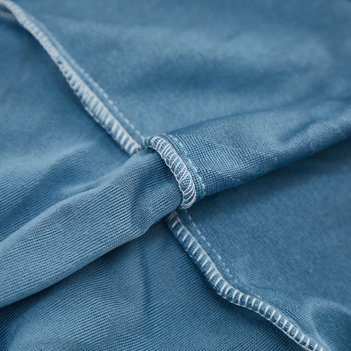 91家纺网 家纺一手货源 找家纺 丝绮鹿 2025新款雕花绒大叶子方块沙发套 水蓝