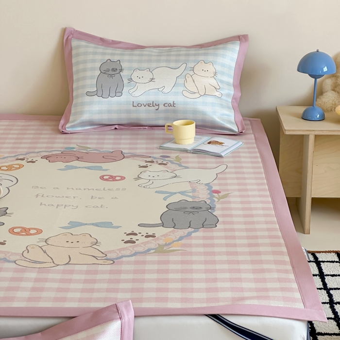 91家纺网 家纺一手货源 找家纺 觅糖家纺2025新款韩系数码卡通印花冰藤席 冰藤席-猫猫乐园