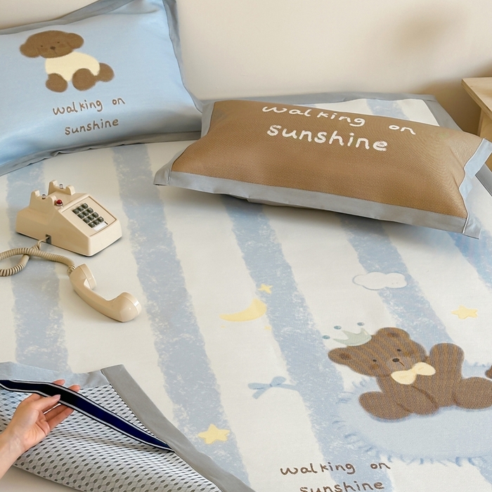 91家纺网 家纺一手货源 找家纺 觅糖家纺2025新款韩系数码卡通印花冰藤席 冰藤席-巧克力熊