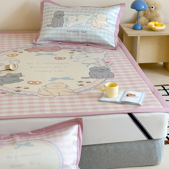 91家纺网 家纺一手货源 找家纺 觅糖家纺2025新款韩系数码卡通印花冰藤席 冰藤席-猫猫乐园