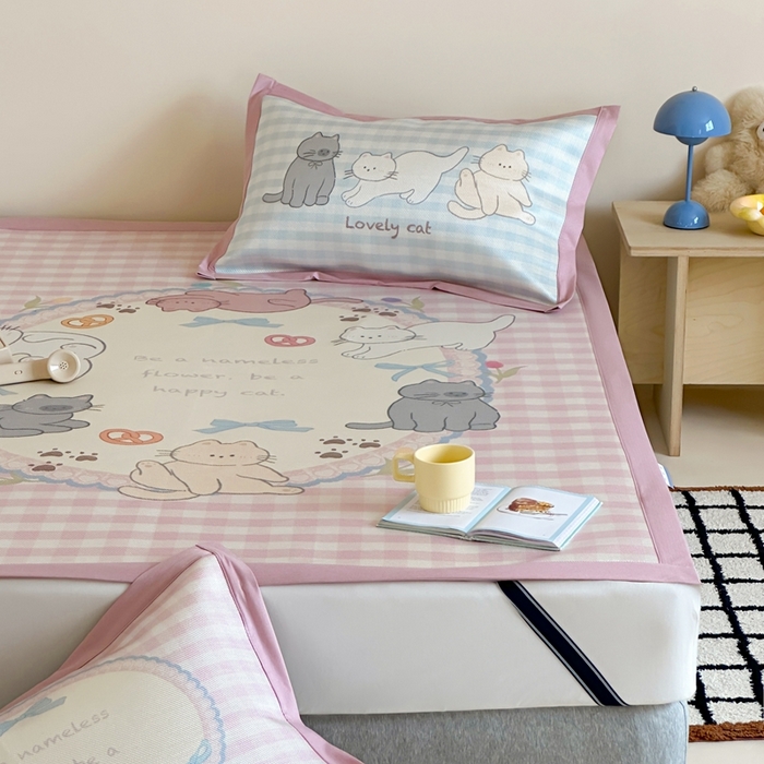 91家纺网 家纺一手货源 找家纺 觅糖家纺2025新款韩系数码卡通印花冰藤席 冰藤席-猫猫乐园