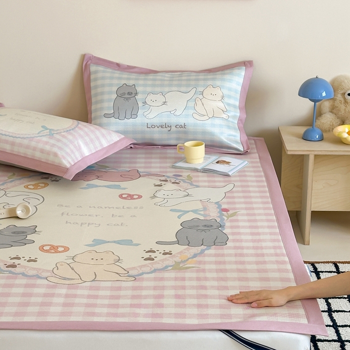 91家纺网 家纺一手货源 找家纺 觅糖家纺2025新款韩系数码卡通印花冰藤席 冰藤席-猫猫乐园