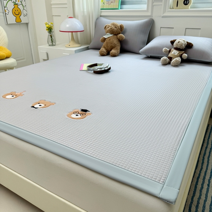 91家纺网 家纺一手货源 找家纺 （总）爱思凯家纺 2025新款凉感冰豆豆贴布绣软席凉席席子床席款