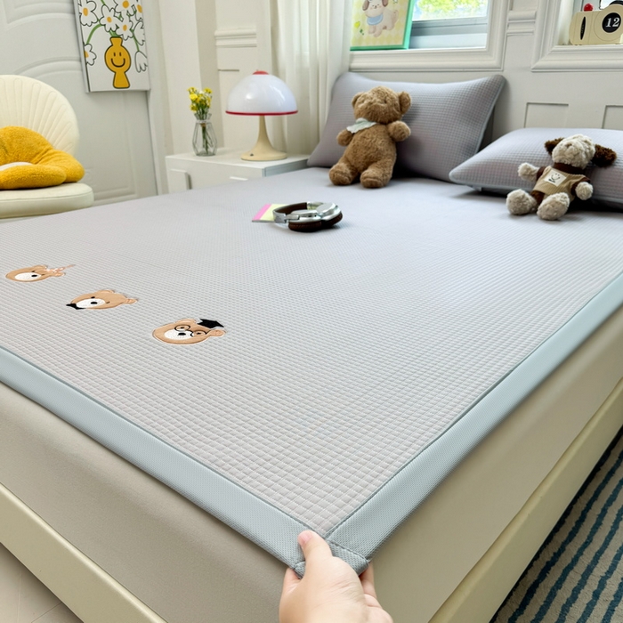 91家纺网 家纺一手货源 找家纺 （总）爱思凯家纺 2025新款凉感冰豆豆贴布绣软席凉席席子床席款