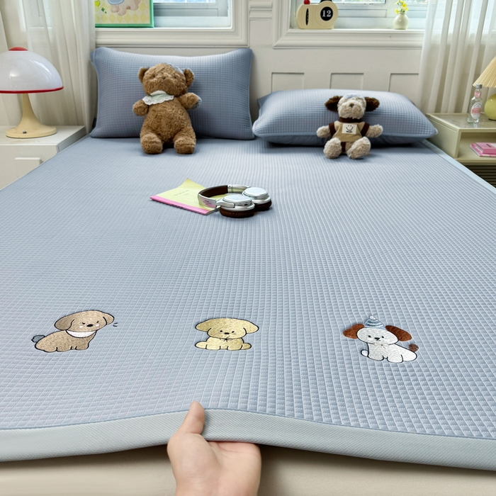 91家纺网 家纺一手货源 找家纺 （总）爱思凯家纺 2025新款凉感冰豆豆贴布绣软席凉席席子床席款