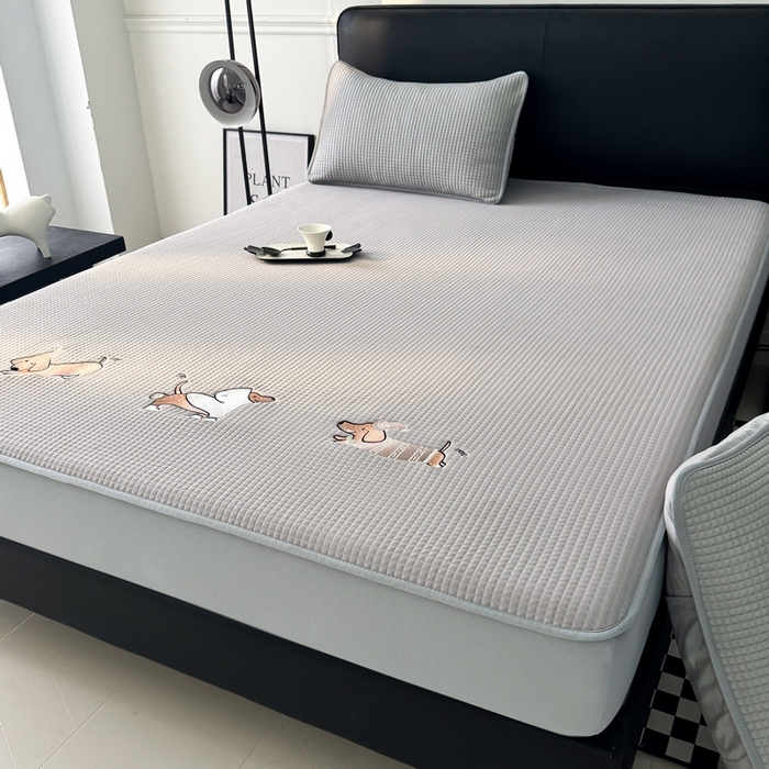 91家纺网 家纺一手货源 找家纺 （总）爱思凯家纺 2025新款【陪伴系列】PE真豆豆 床笠款凉席  场景二