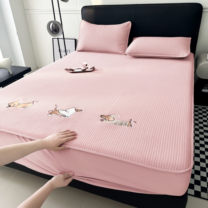 91家纺网 家纺一手货源 找家纺 （总）爱思凯家纺 2025新款【陪伴系列】PE真豆豆 床笠款凉席  场景二